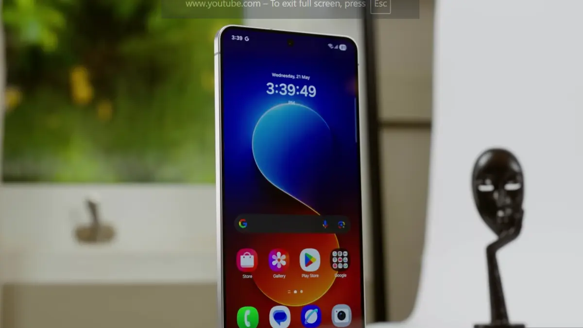 Infinix Hot 60 Pro Plus hadir dengan desain super tipis 5,95 mm, layar 144Hz, dan baterai 5.160 mAh di harga Rp 2 jutaan.(screenshot youtube)