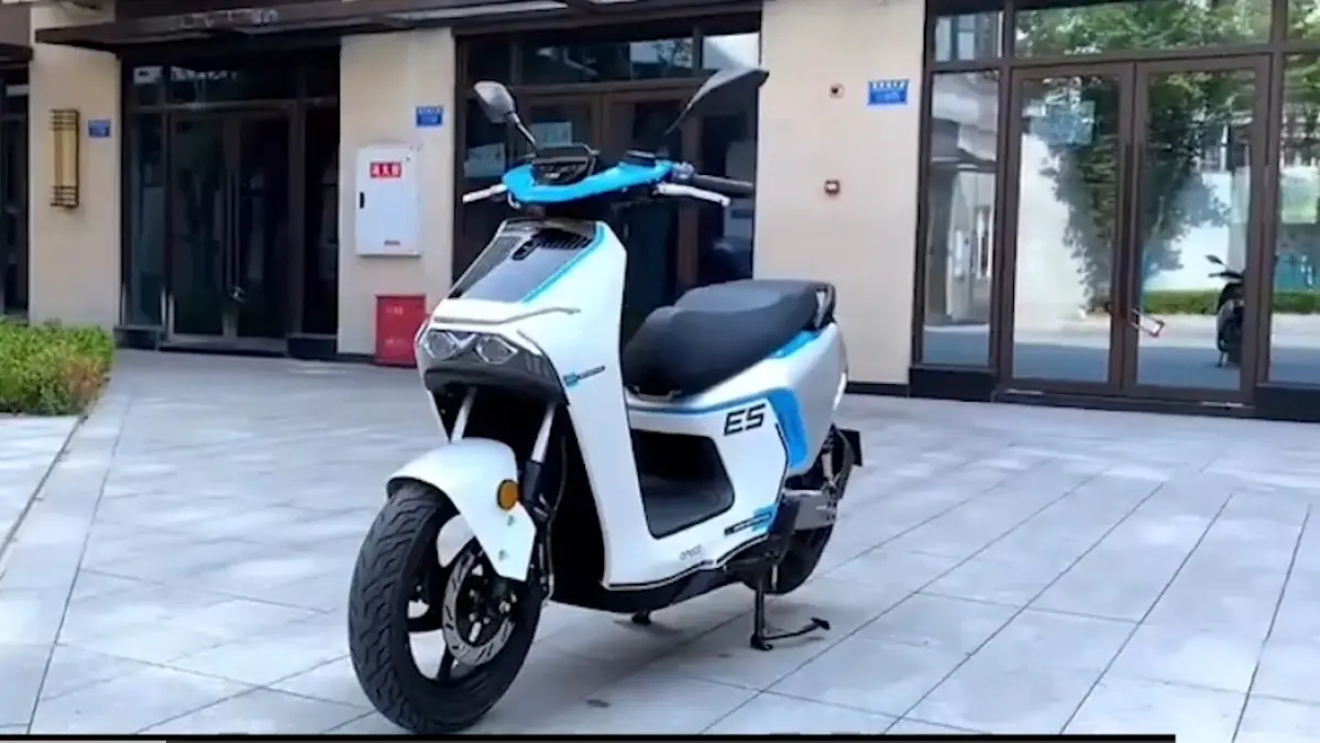 Motor listrik Zongsen S5 2026 hadir dengan jarak tempuh 300 km, kecepatan 85 km/jam, dan fitur premium yang menarik perhatian. (screenshot youtube)