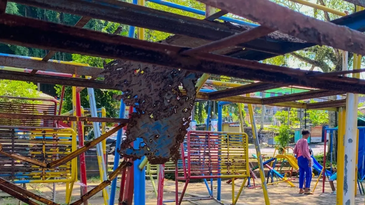 Salah satu sarpras yang ada di Pantai Popoh Tulungagung.(DR PERDANA/RADAR TULUNGAGUNG)