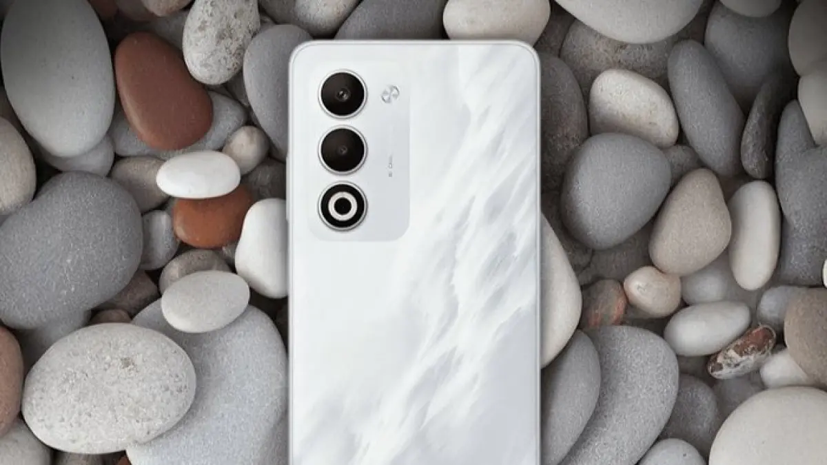 Oppo A5 Pro 5G hadir dengan triple IP rating, baterai 5800 mAh, dan durabilitas militer, tapi layar masih HD Plus.