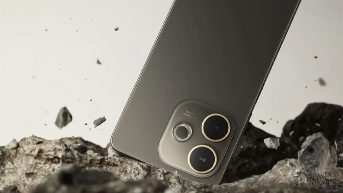 Oppo A5 Pro hadir dengan desain premium, IP69, dan baterai 5800 mAh, tapi performa chipsetnya jadi sorotan pengguna.