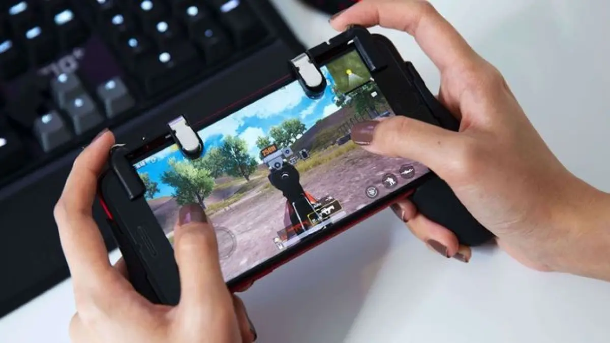 7 HP Snapdragon 1 jutaan terbaik 2026 hadir dengan baterai jumbo, layar 144Hz, dan performa stabil untuk gaming ringan.(Pinterest)