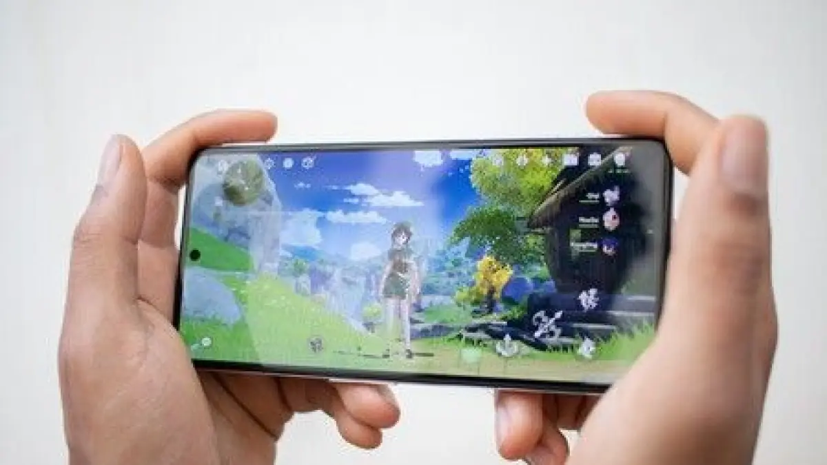 7 HP terbaik harga di bawah Rp2 juta 2026 hadir dengan AMOLED 144Hz, baterai 7000 mAh, dan fitur premium melimpah.(Pinterest)