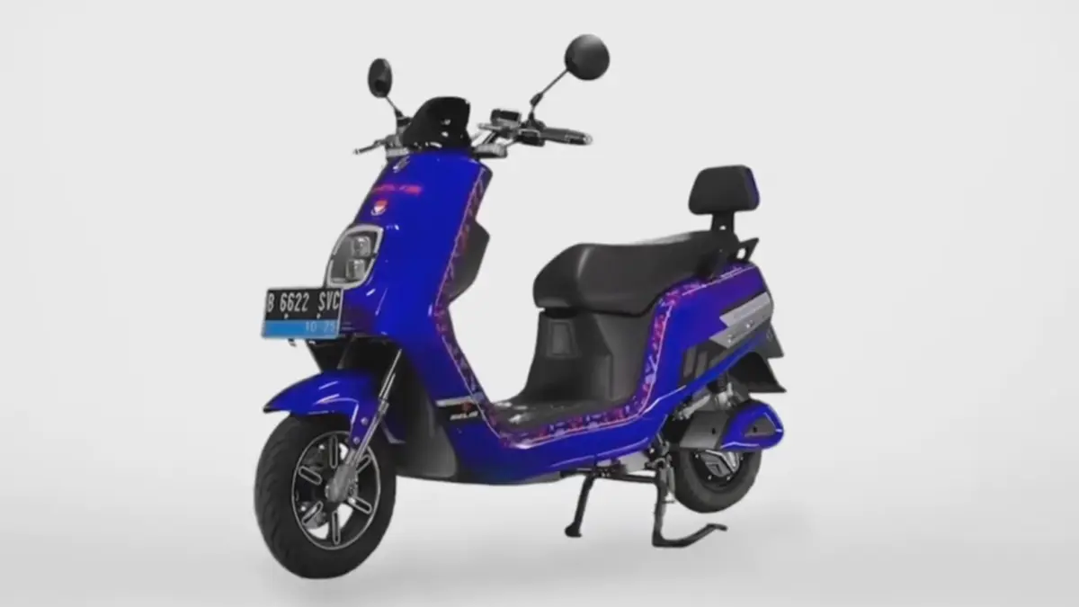 Motor listrik Selis MSLA dibanderol Rp11 jutaan, biaya cas cuma Rp1.890 dan mampu menempuh jarak hingga 40 km.
(screenshot youtube)