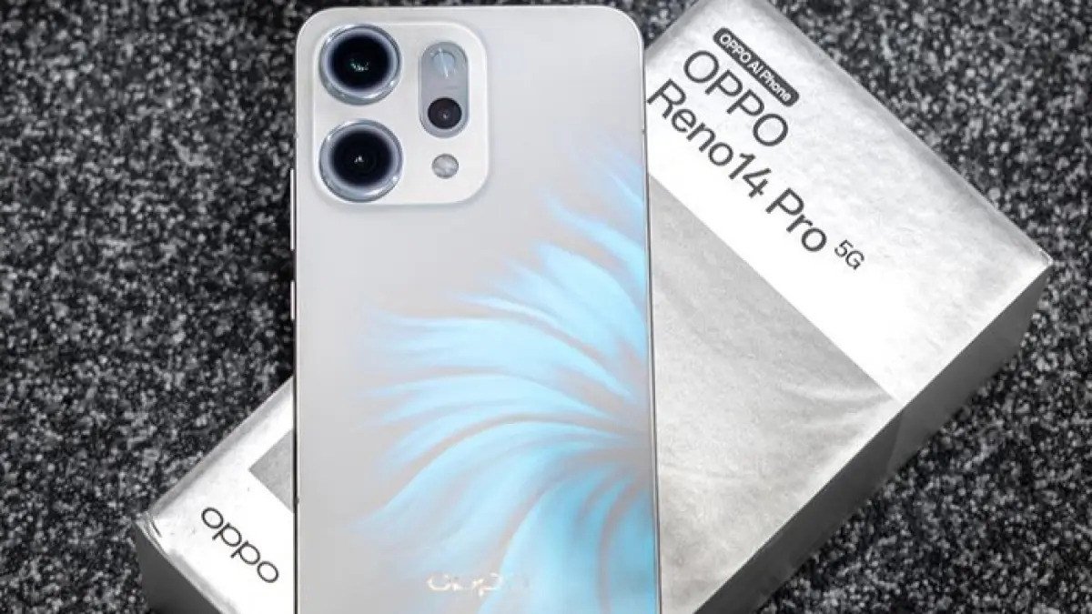 Oppo Reno 14 dan Reno 14 Pro turun harga drastis. Simak perbandingan spesifikasi, kamera dan performanya di sini.