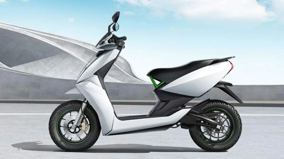 Review Polytron Fox 350 ungkap jarak tempuh tembus 140 km dan fitur modern, tapi suspensi keras jadi sorotan utama.(Pinterest)