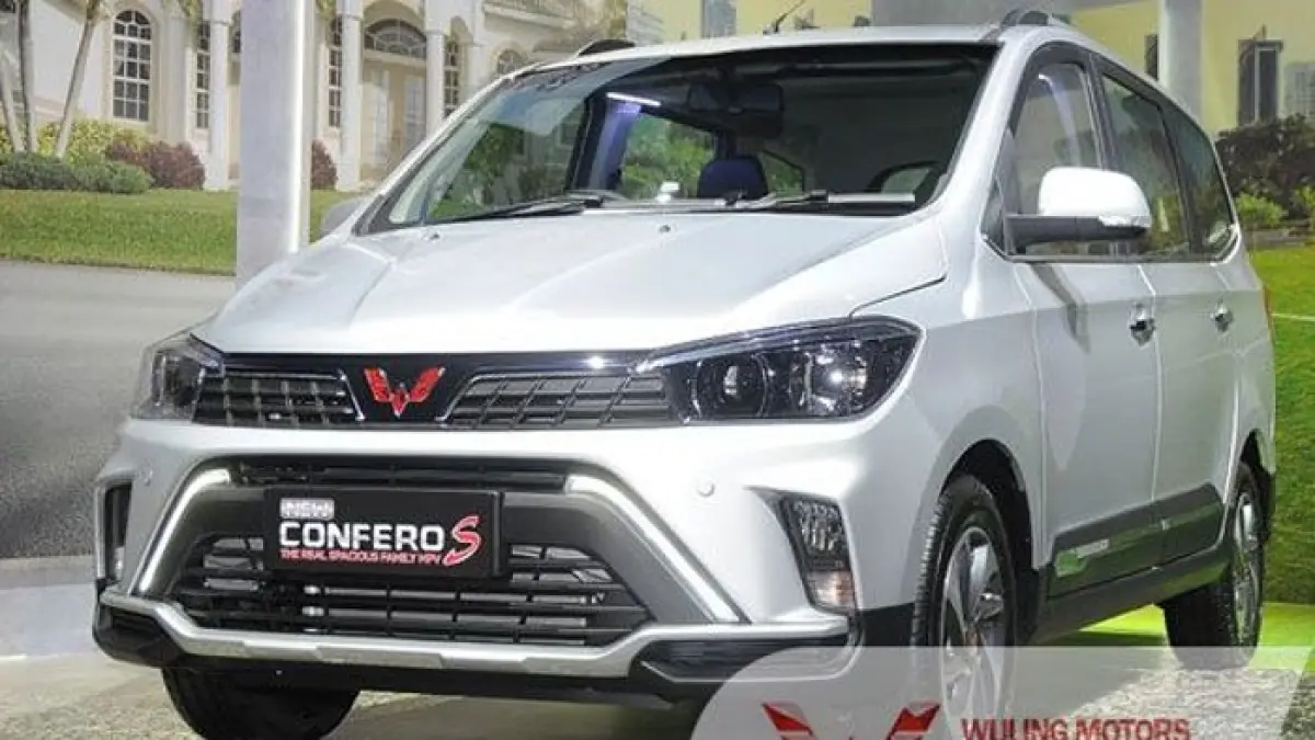 Wuling Confero 2026 hadir dengan kabin luas, fitur lengkap, mesin irit, dan harga mulai Rp190 jutaan untuk keluarga Indonesia.(Gemini AI)