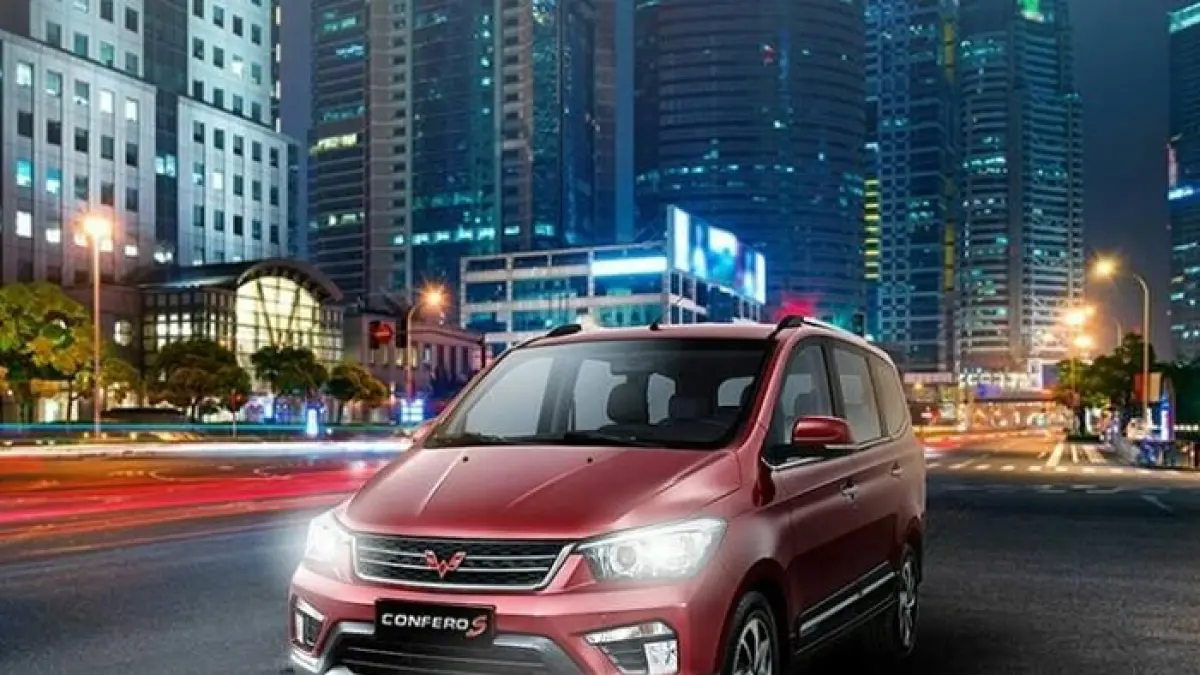 Wuling Confero hadir dengan desain modern, kabin lega, fitur premium, dan harga kompetitif untuk kebutuhan keluarga Indonesia.(Gemini AI)