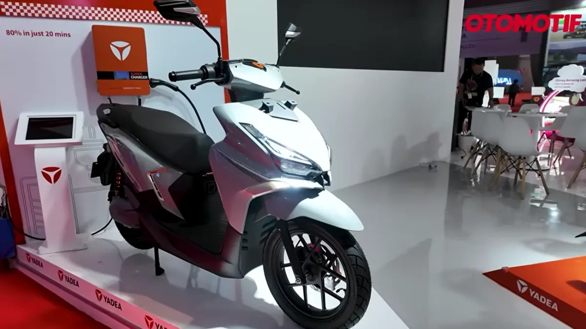 Yadea Velax resmi hadir di IMS 2025 dengan desain mirip Honda Vario, fitur modern, dan harga mulai Rp19 jutaan.
(screenshot youtube)