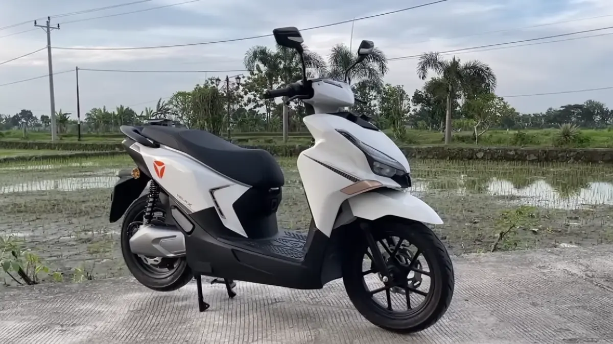 Yadea Velax U Rp39 juta hadir dengan build quality premium, baterai lithium, fitur modern, dan kecepatan tembus 92 km/jam.
(screenshot youtube)