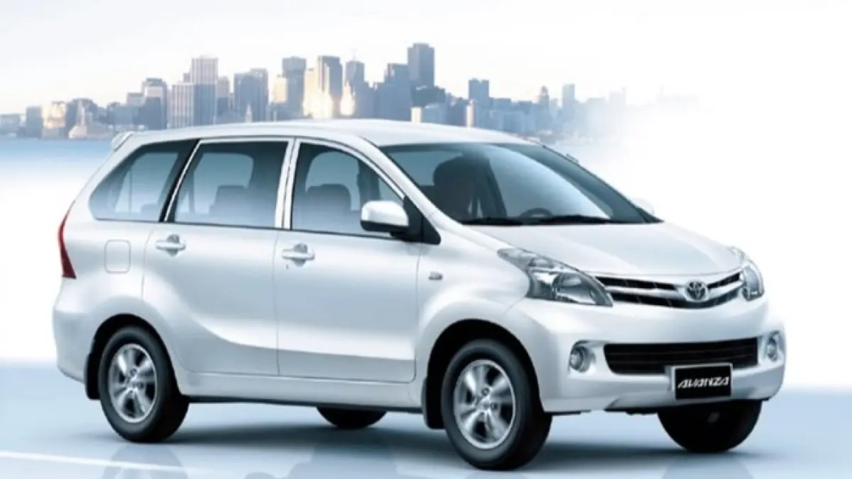Toyota Avanza 2026 hadir lebih besar, futuristis, mesin 1.5L irit, dan kabin lega, tetap jadi MPV keluarga favorit Indonesia.