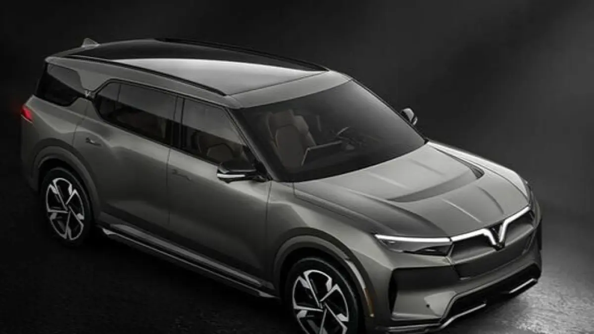 Toyota Corolla Cross 2026 hadir lebih mewah, hybrid lebih irit, dan TSS 3.0 canggih. Simak fitur lengkap SUV terbaru ini!