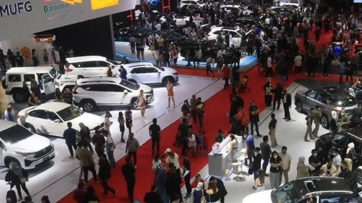 Indonesia International Motor Show 2026 diramaikan mobil listrik futuristik dan Kia EV9 Rp2 miliar yang jadi sorotan.