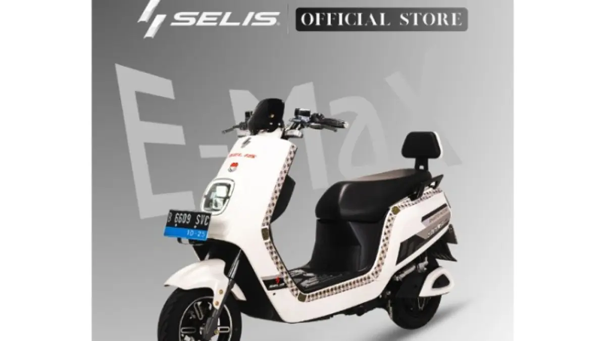 
Review Selis E-Max single lithium, motor listrik subsidi Rp14 jutaan dengan jok empuk, lampu projector dan jarak tempuh jauh. (Pinterest)

