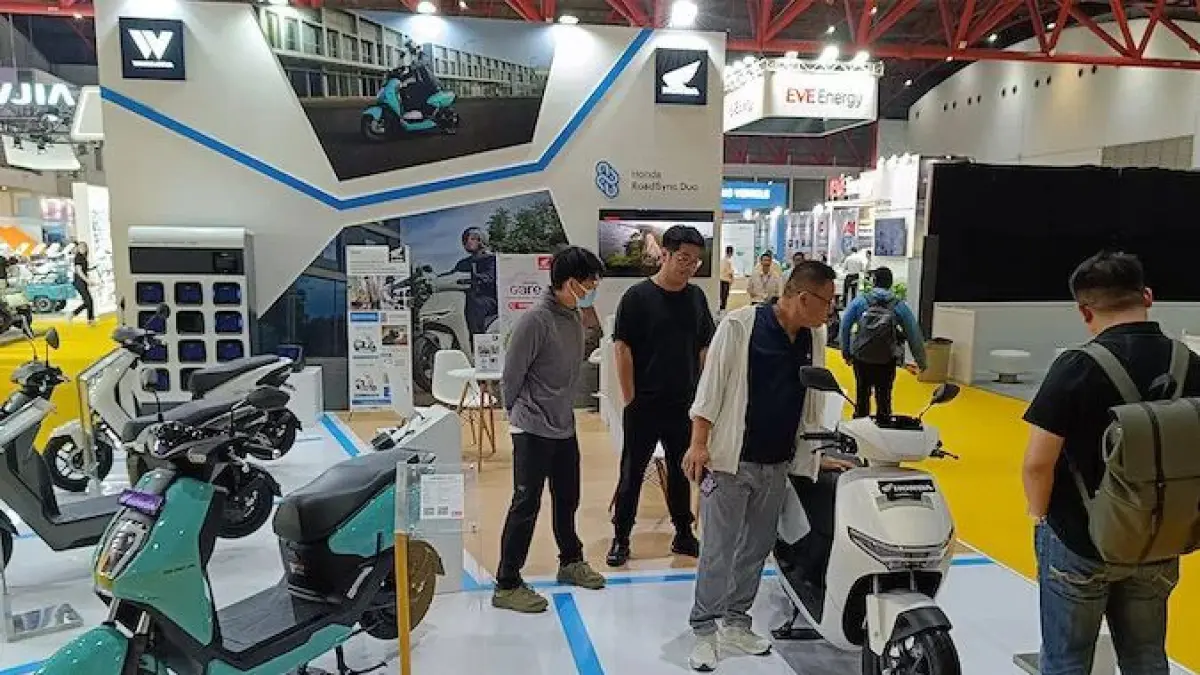 Update harga motor listrik Maret 2026 di Transmart Cibubur, mulai Exotic hingga United dijual dari Rp5 jutaan.