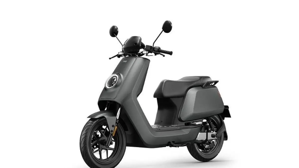 Motor listrik NIU NQi GTS diuji 210 mil. Performa responsif dan fitur canggih jadi keunggulan, meski jarak tempuh jadi sorotan.(Gemini AI)
