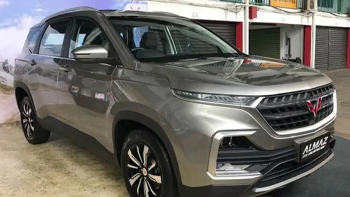 New Wuling Alvez 2025 hadir dengan wireless Apple CarPlay, warna Milk Tea, dan grille baru. Harga mulai Rp217 juta. (Pinterest) 