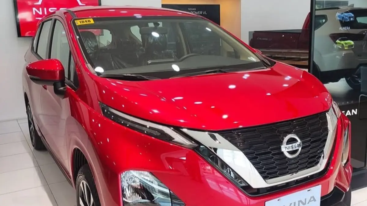 Nissan Livina 2026 hadir dengan desain futuristis, fitur hybrid, kabin premium, dan harga mulai Rp290 jutaan.
