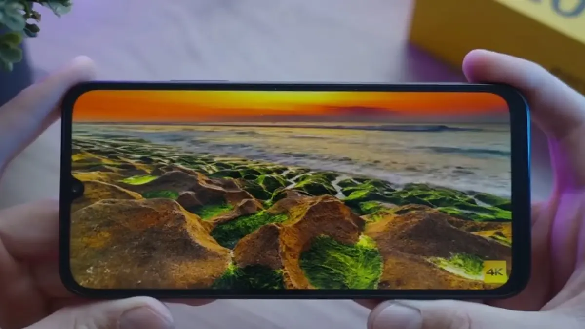 Redmi Note 15 tampil dengan layar AMOLED 120Hz, kamera 108MP, dan baterai jumbo 6000mAh. (SC YOUTUBE)