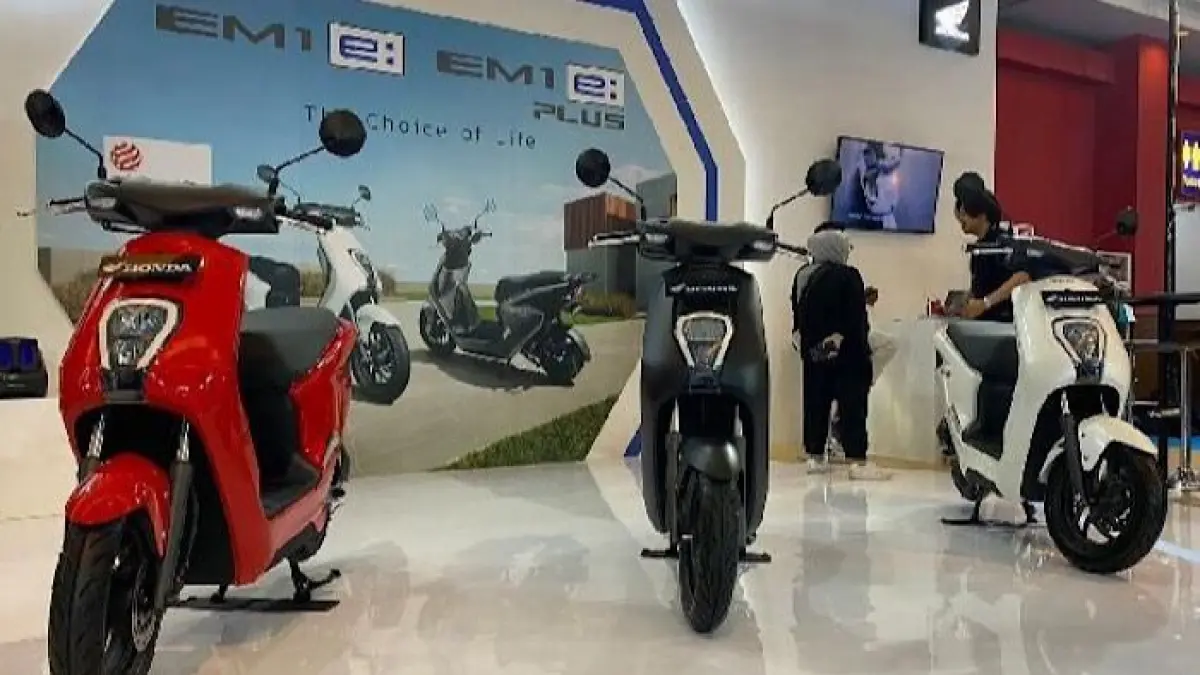 Review Gesit Raya 2025 ungkap jarak tempuh asli satu baterai, fitur modern, dan harga motor listrik murah di bawah Rp20 juta.(pinterest)