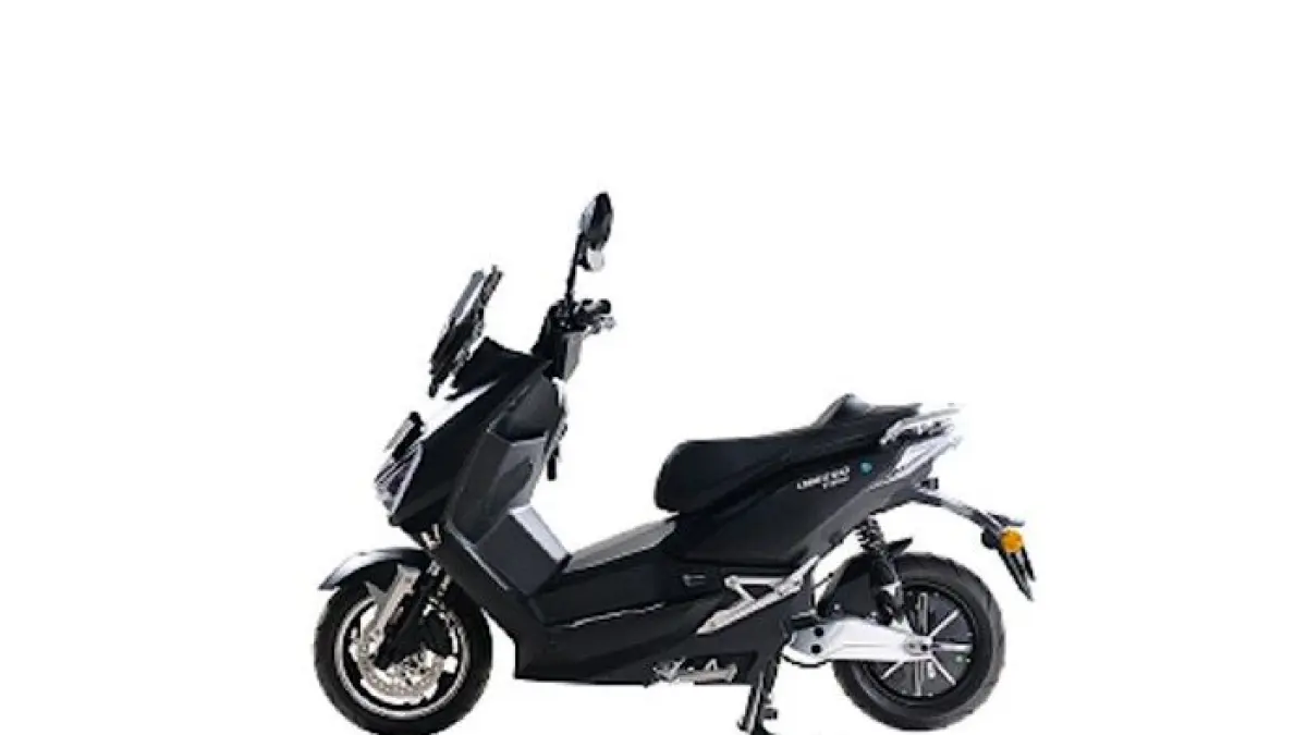 United T1800 2025 tampil makin sporty bak motor Italia. Kini pakai keyless dan dinamo lebih besar hingga 2.700 watt.(pinterest)