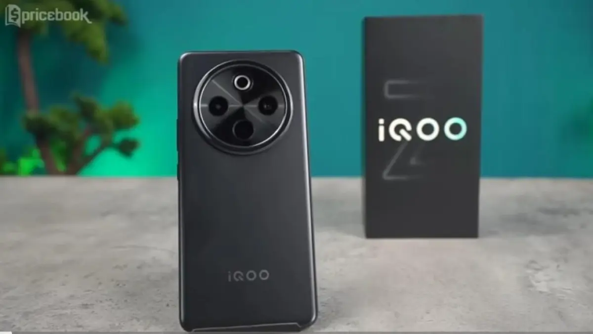 iQOO Z10 5G hadir dengan baterai 7300 mAh, Snapdragon 7s Gen 3 dan fast charging 90W. Simak review lengkapnya.(screenshot youtube)