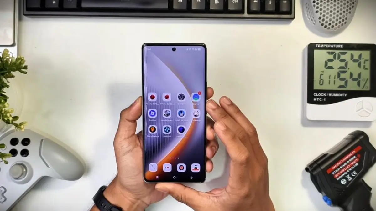 Tecno Pova Curve 5G diuji main emulator PS2 dan Mobile Legends 100 FPS. Performanya kencang, tapi layar curved jadi sorotan gamer.(Screenshot youtube)