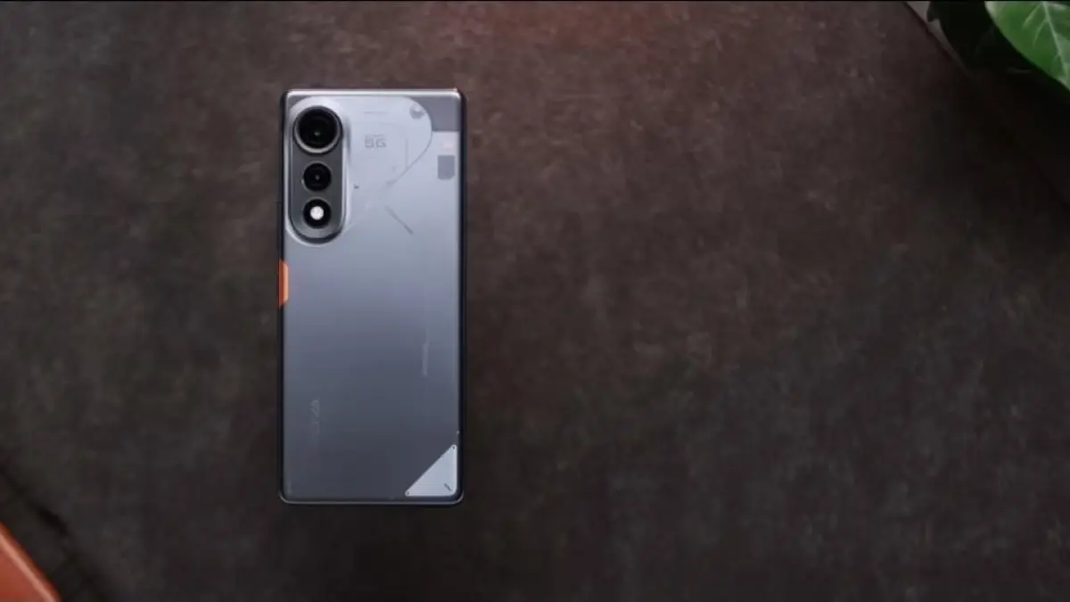 Tecno Pova Curve 5G hadir dengan layar curved 144Hz, chipset Dimensity 7300 Ultimate, dan gaming 120 FPS di harga Rp3 jutaan.(Screenshot youtube)
