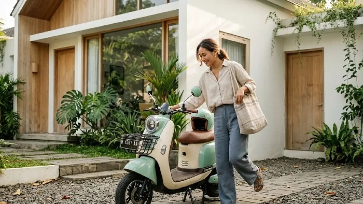 Motor listrik Quty Pro dan Adora dari Indomobil E-Motor dipamerkan di Pakuwon Mall dengan harga mulai Rp15 jutaan. (Ilustrasi Gemini AI)