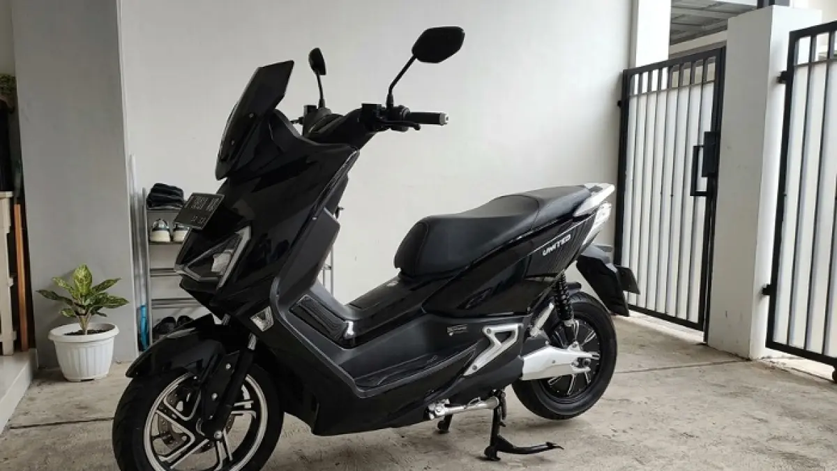 Subsidi Rp7 juta bikin motor listrik makin diminati, pengguna United T1800 ungkap ketahanan 6 tahun. (Ilustrasi Gemini AI)