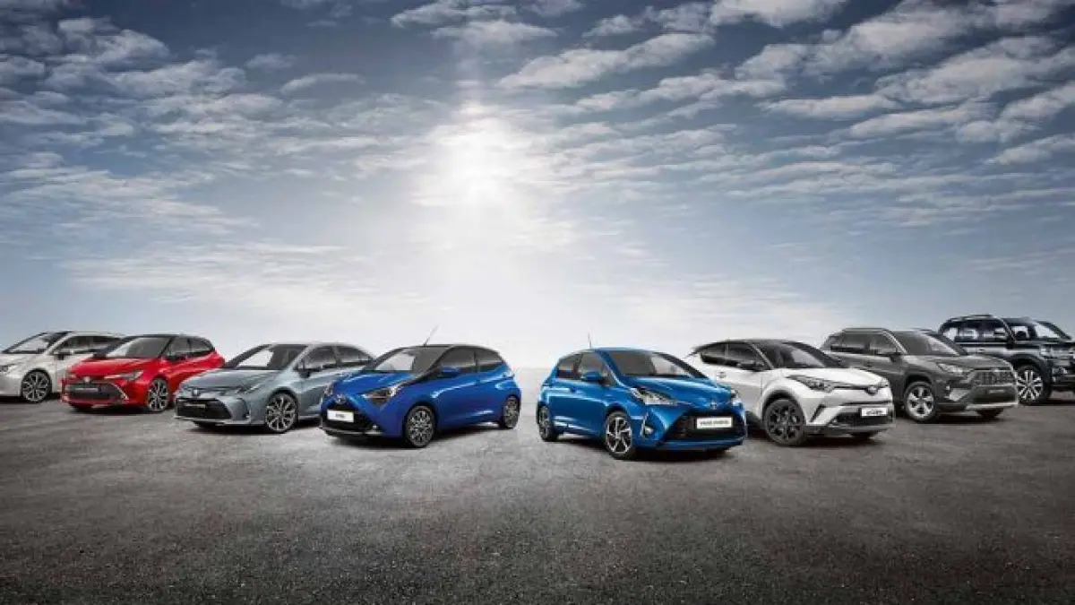 Cari mobil bekas murah 20 jutaan? Ini 7 rekomendasi Motuba terbaik dari Toyota Starlet hingga Isuzu Panther. Mesin bandel, irit, dan pas buat harian!(Pinterest)