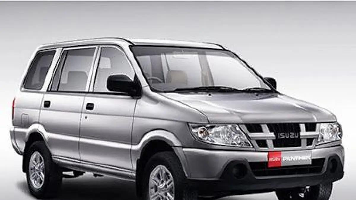 Cek harga Isuzu Panther New Touring bekas 2004 di Ponorogo. Kondisi gagah, mesin kering, dan siap pakai. Rajanya Diesel emang nggak ada lawan!(Pinterest)