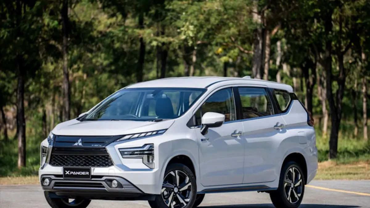 Diskon Mitsubishi Xpander Ultimate 2025 tembus puluhan juta. Kredit disebut lebih murah dari cash, cicilan mulai Rp3 jutaan.(pinterest)