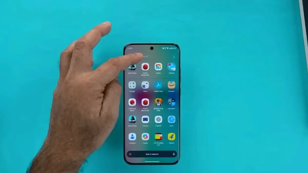 HP baterai awet terbaik untuk ojol hadir dengan GPS akurat, fast charging, dan bodi tangguh. Simak rekomendasinya. (SC YOUTUBE)