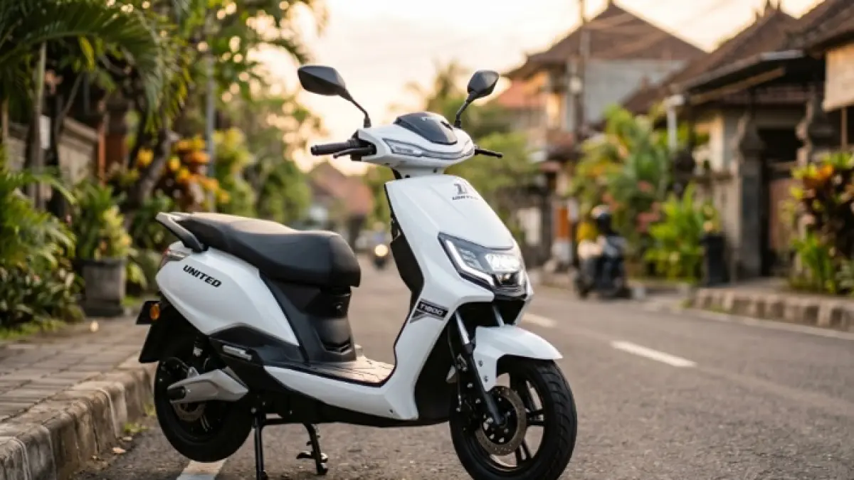 United T1800 2024 tampil ala motor Italia dengan fitur keyless dan desain sporty full black. (Ilustrasi Gemini AI)