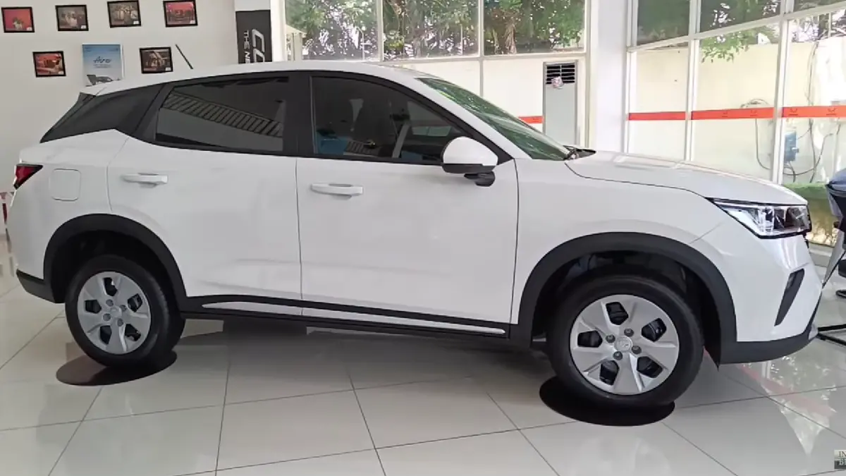 Wuling Alvez hadir dengan fitur ADAS, sunroof, dan harga mulai Rp200 jutaan. DP Rp7 juta bikin SUV ini makin diburu.
(screenshot youtube)