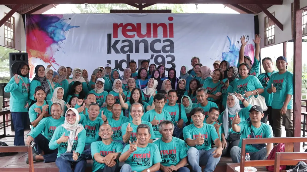 Foto bersama alumni SMAK Santo Thomas Aquino Tulungagung angkatan 1993 saat reuni pada Sabtu, 16 Mei 2026.