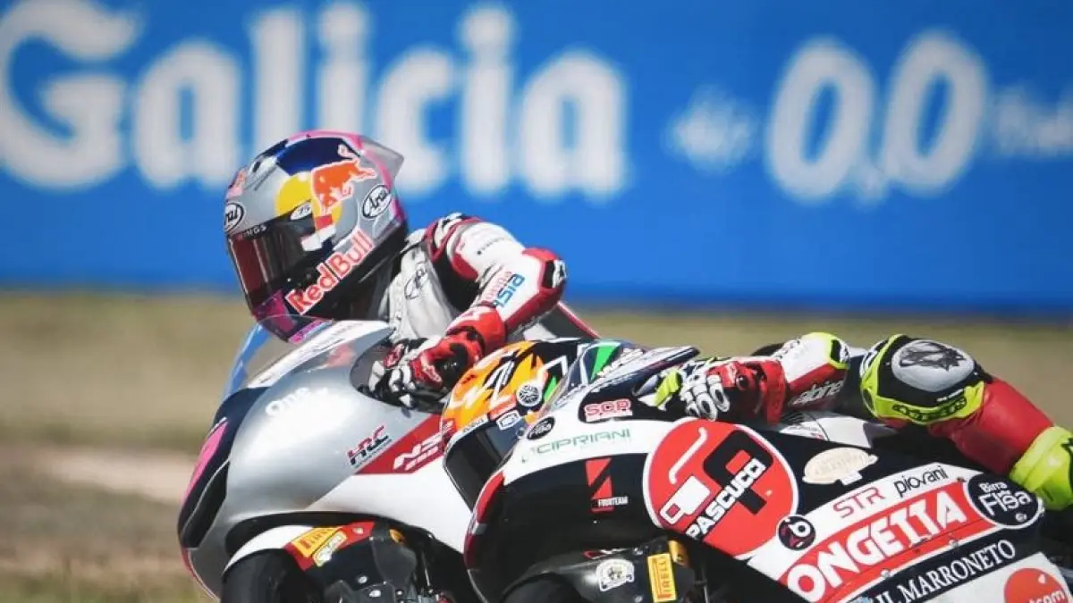 Gaya balap agresif Veda Ega Pratama guncang paddock Honda Team Asia! Start posisi 17 sukses finis ke-6, Hiroshi Aoyama puji mentalitasnya! (Screenshot Instagram)