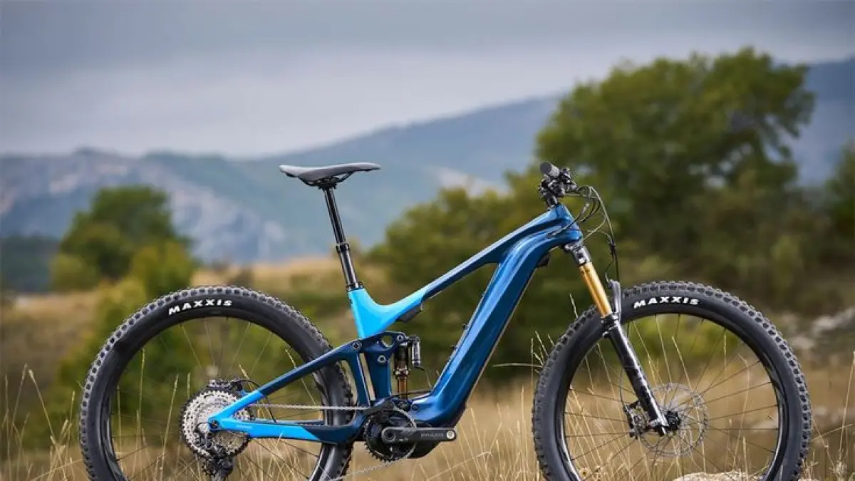 Giant Trance E hadir dengan motor Yamaha baru, baterai besar, dan fitur canggih yang bikin EMTB ini jadi trail rocket.