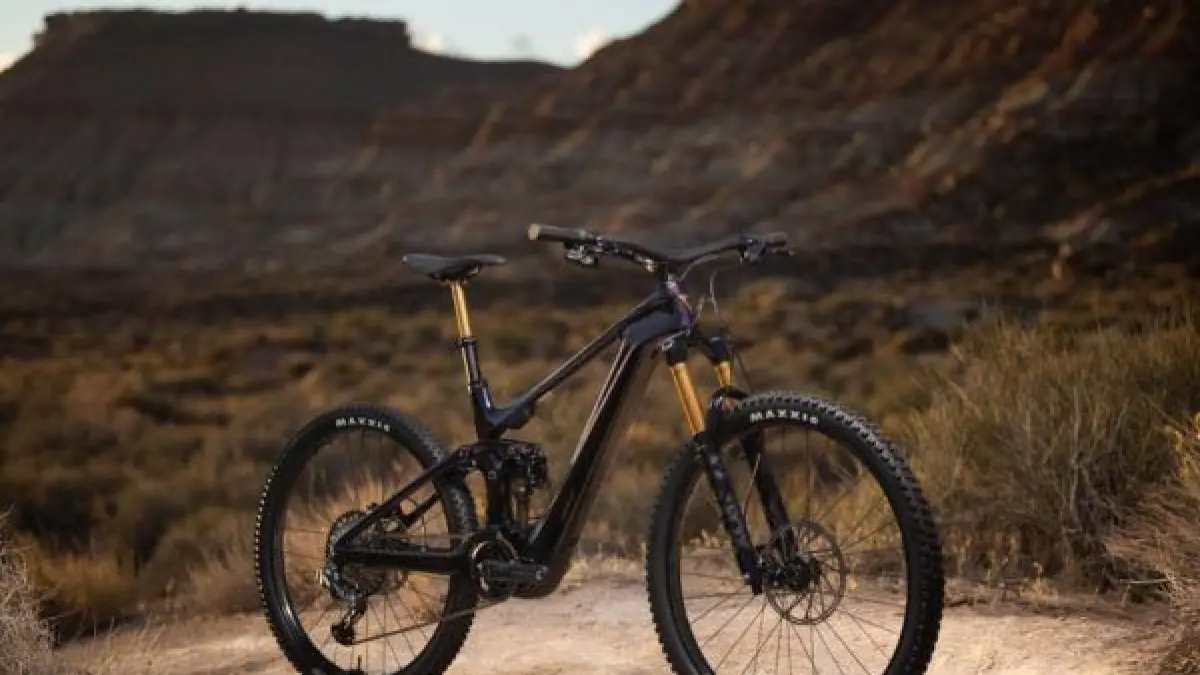 Giant Trance X E Plus 2022 hadir dengan motor Yamaha PW-X3, baterai 750Wh, dan performa trail lebih ringan dan bertenaga.
