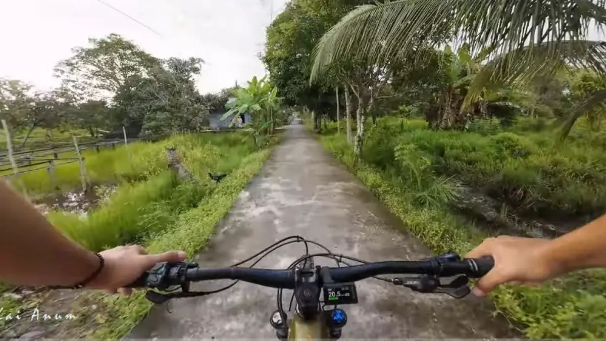 Polygon Siskiu T7E ternyata punya beberapa kekurangan, mulai handling, rem, hingga kendala baterai saat traveling.
(screenshot youtube)