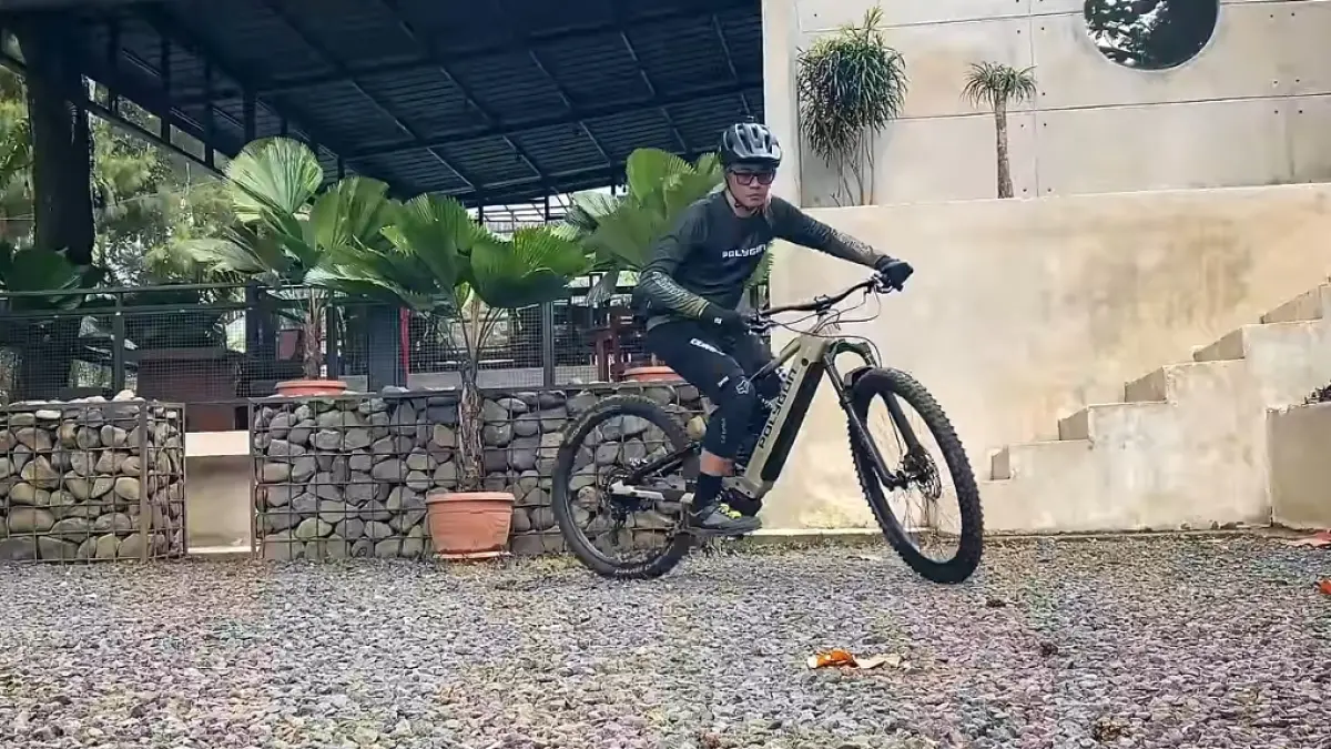 Polygon Siskiu TE with Bosch jadi e-MTB premium Rp80 jutaan dengan motor Bosch CX, desain military, dan spek mewah.
(screenshot youtube)