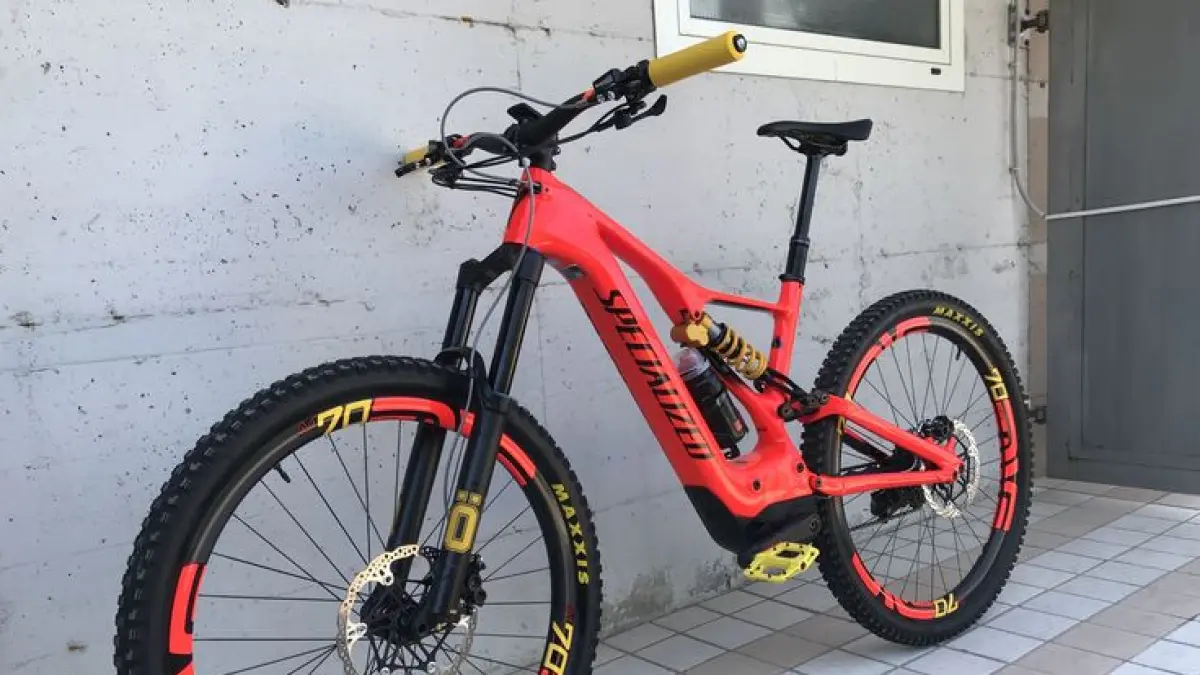 Specialized Turbo Levo 4 hadir dengan motor 720 watt dan baterai 840 Wh, jadi e-MTB paling buas untuk trail ekstrem.