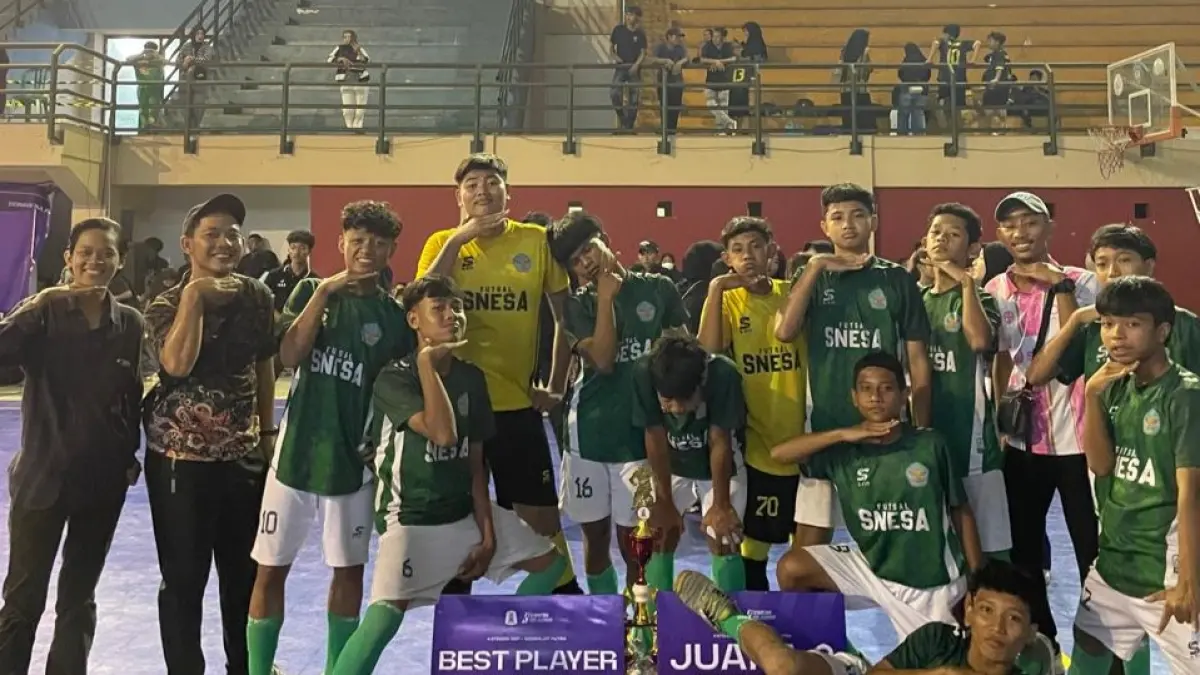 Tim futsal SMPN 1 Ngunut meraih Juara 2 pada Dewantara Futsal Leage 2026 se-Karisidenan Kediri tahun 2026, di GOR Lembu Peteng Tulungagung.