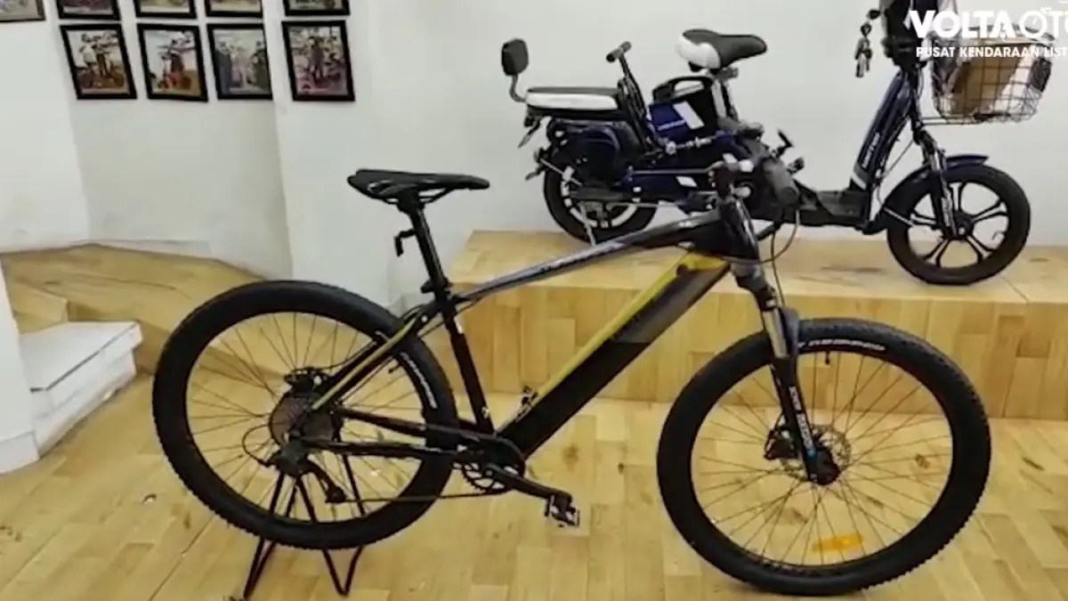 United Tokyo Electric MTB hadir dengan dinamo 350 watt, baterai 36V 11Ah, dan jarak tempuh hingga 40 KM.
(screenshot youtube)