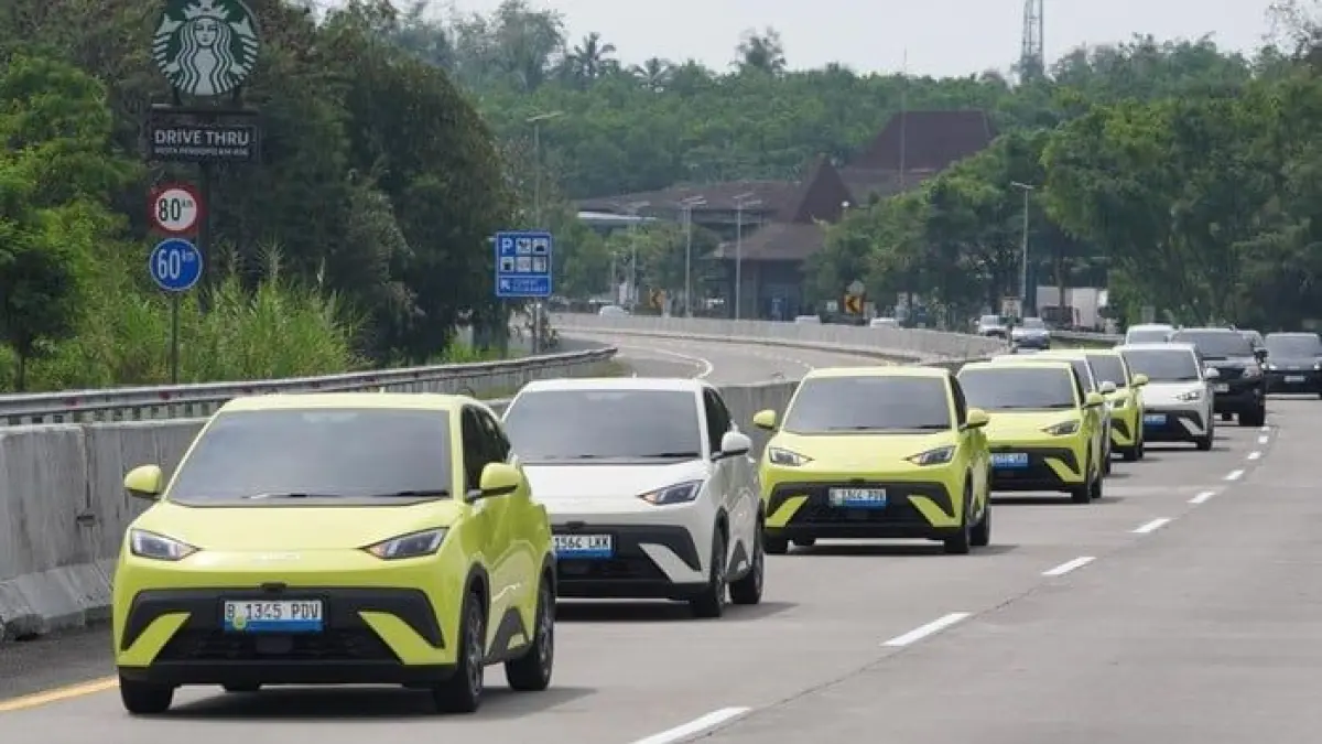 Cek spek BYD Atto 1 terbaru! Jarak tempuh 500 KM & fitur Lidar canggih, siap hajar Jaecoo J5 EV di pasar mobil listrik Indonesia. Klik di sini!(Pinterest)
