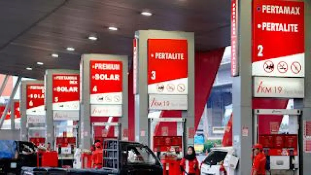 Aturan mobil di atas 1400 cc dilarang isi Pertalite masuk RAPBN 2026. Cek skema kuota harian diesel dan daftar mobil yang kena blokir MyPertamina di sini!(Pinterest)