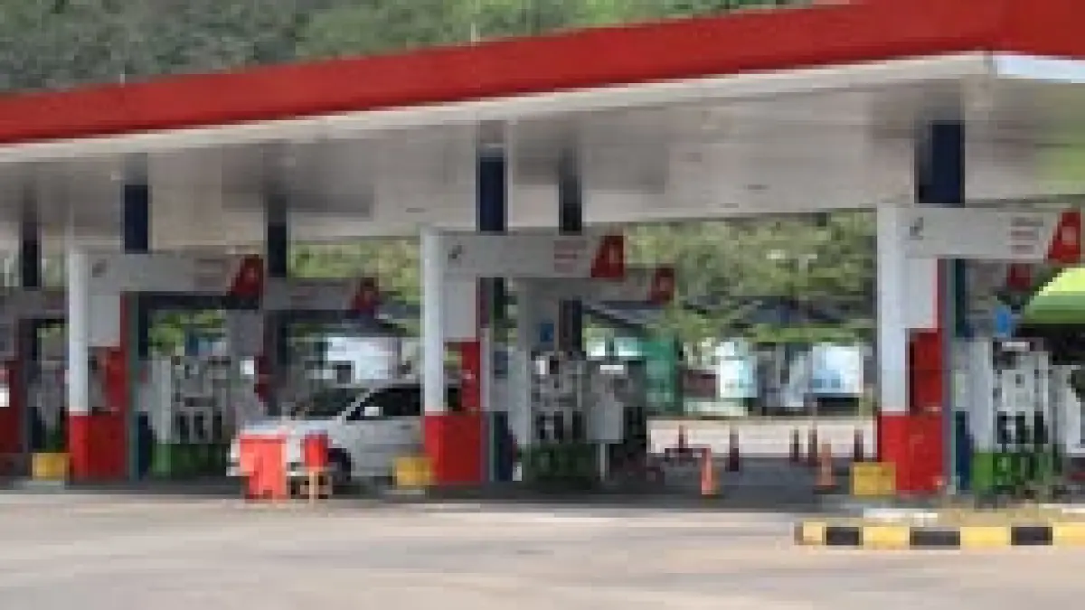 Cek daftar mutlak mobil yang dilarang isi Pertalite & Solar mulai April 2026. Kendaraan di atas 1.400 CC diblokir otomatis oleh MyPertamina. Baca selengkapnya!(Pinterest)