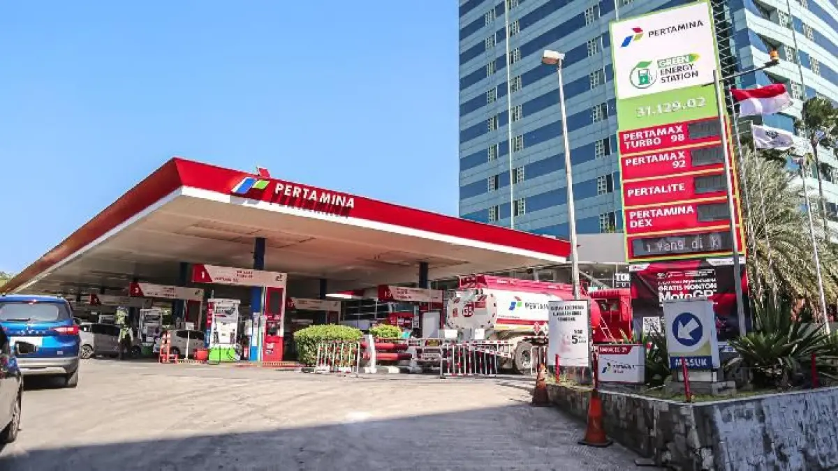 Daftar mobil dilarang isi Pertalite & Solar resmi diperketat mulai Juni 2026. Kendaraan di atas 1.400 CC diblokir otomatis oleh sistem MyPertamina. Cek di sini!(Pinterest)