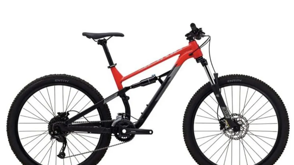 Polygon Siskiu T7E dipuji sebagai e-MTB paling seimbang. Motor Shimano EP801 dan geometri agresif jadi keunggulan utama.